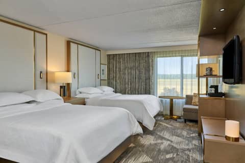 Sheraton Portland Airport Hotel — hotel room