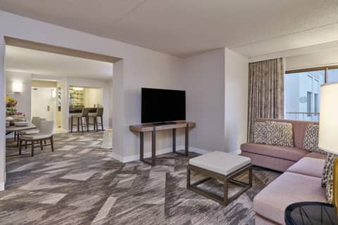 Sheraton Portland Airport Hotel — hotel room