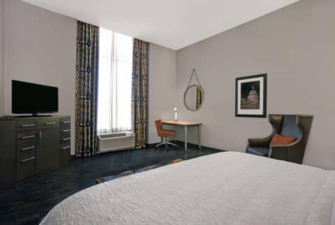 Hampton Inn and Suites Austin University Capitol — photo 7