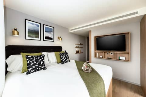 Wilde Aparthotels London Aldgate Tower Bridge — hotel room