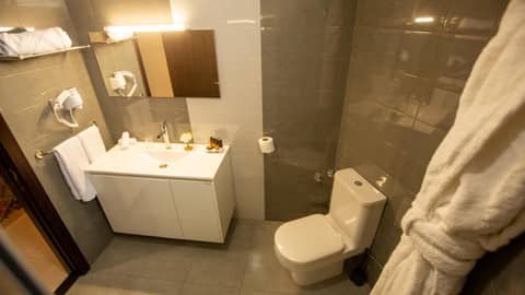 Fourteen Hotel Ain Sebaa — bathroom