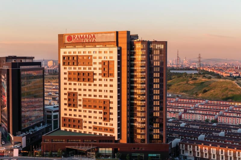 Ramada Plaza By Wyndham Istanbul Tekstilkent — building