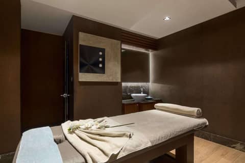 Ramada Plaza By Wyndham Istanbul Tekstilkent — recepcion & lobby