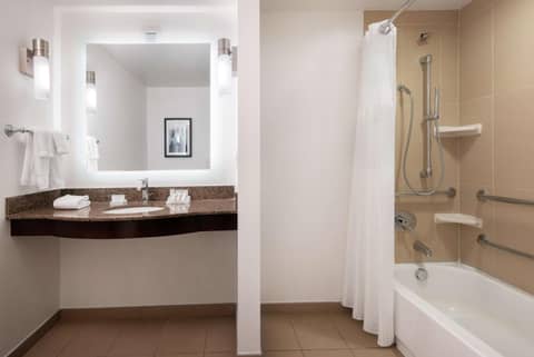 Hilton Garden Inn Denver/Cherry Creek — photo 2