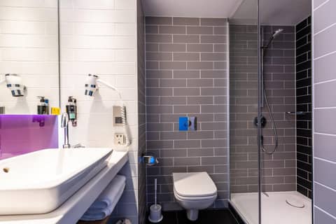 Premier Inn Köln City Süd — photo 3