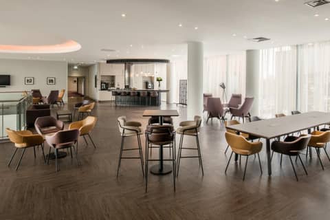 Crowne Plaza London - Docklands by IHG — meeting room