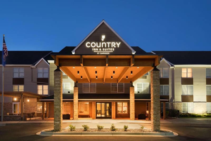 Country Inn & Suites by Radisson, Minneapolis West, MN — building
