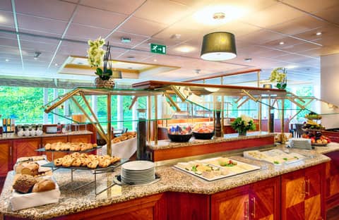 Leonardo Hotel Hamburg City Nord — dining