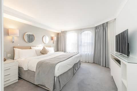 Mayfair House — hotel room