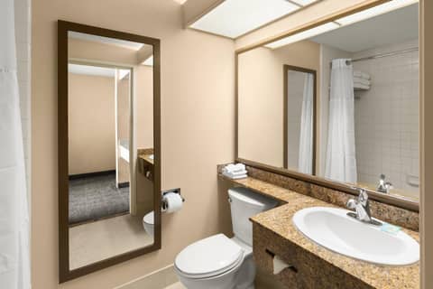 Anaheim Portofino Inn & Suites — photo 5