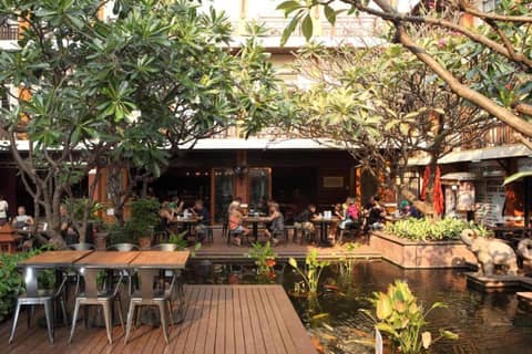 Rambuttri Village Plaza — photo 8