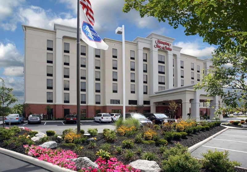 Hampton Inn & Suites Columbus Polaris — building