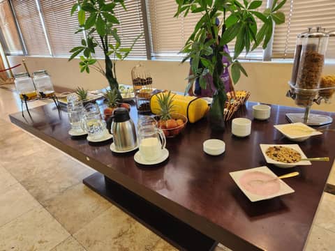 Palm Continental Hotel — photo 9