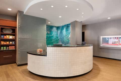 Springhill Suites by Marriott West Palm Beach I-95 — recepcion & lobby