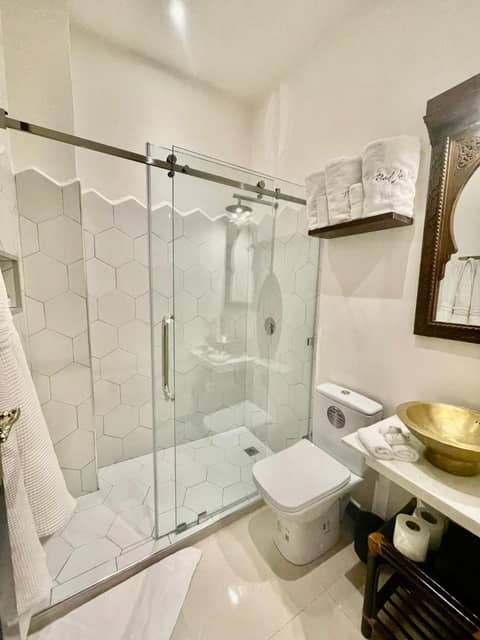 Riad La Vie — bathroom