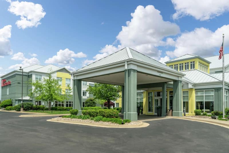 Hilton Garden Inn Louisville East — building