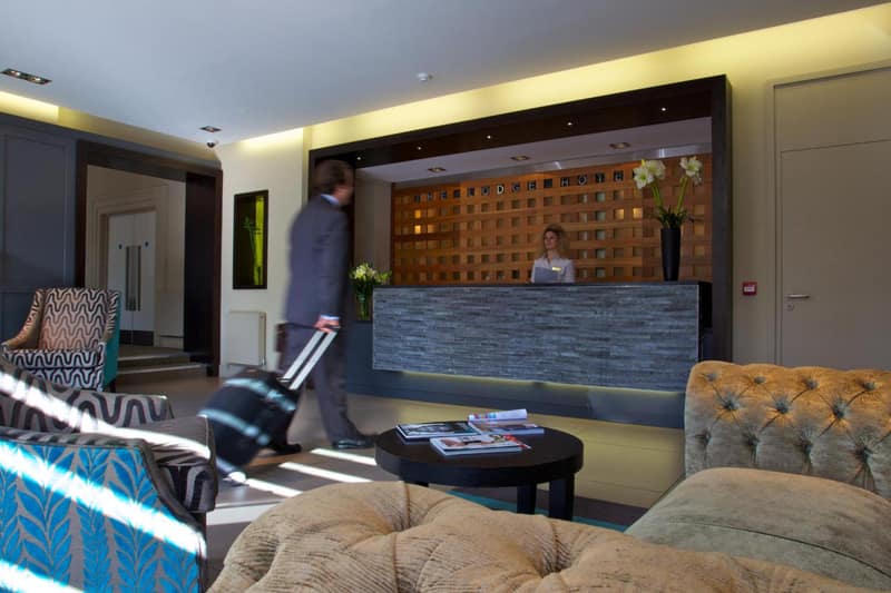 The Lodge Hotel - Putney — recepcion & lobby