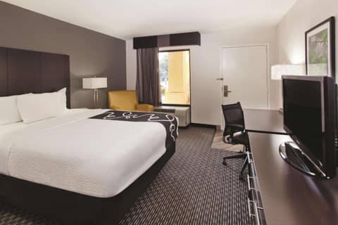 La Quinta Inn & Suites by Wyndham Charleston Riverview — photo 4