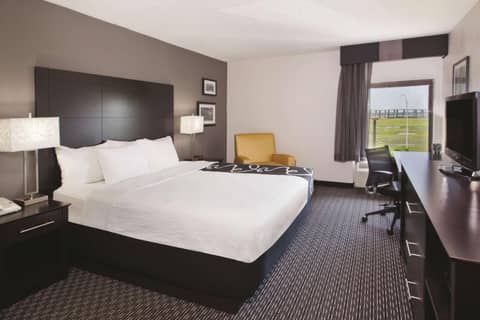 La Quinta Inn & Suites by Wyndham Charleston Riverview — photo 5