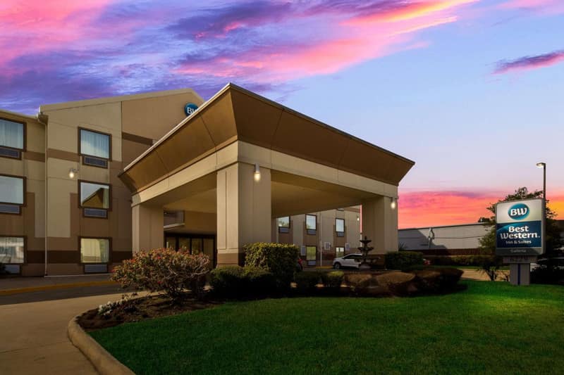 Best Western Galleria Inn & Suites — building