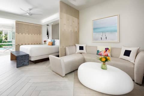 H2O Suites- Adults Only — hotel room