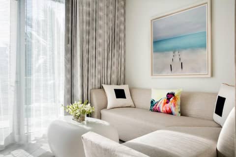 H2O Suites- Adults Only — hotel room