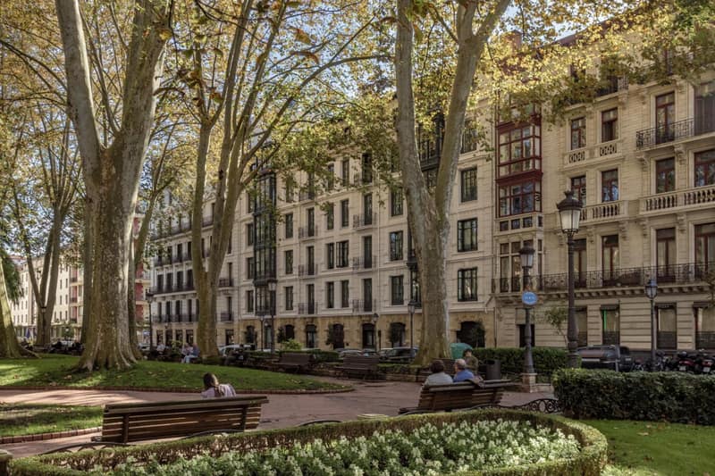 Batimont Suites & Apartments — building