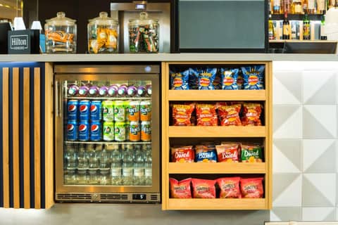 Hampton by Hilton London Park Royal — breakfast buffet