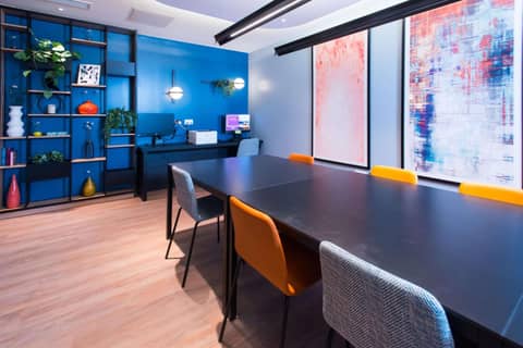 Hampton by Hilton London Park Royal — meeting room