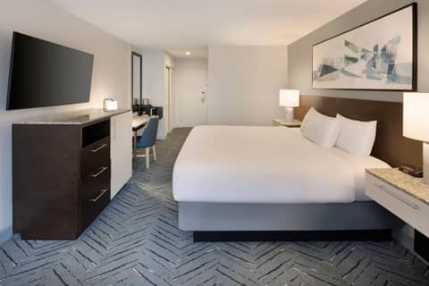 Delta Hotels by Marriott Orlando Celebration — hotel room