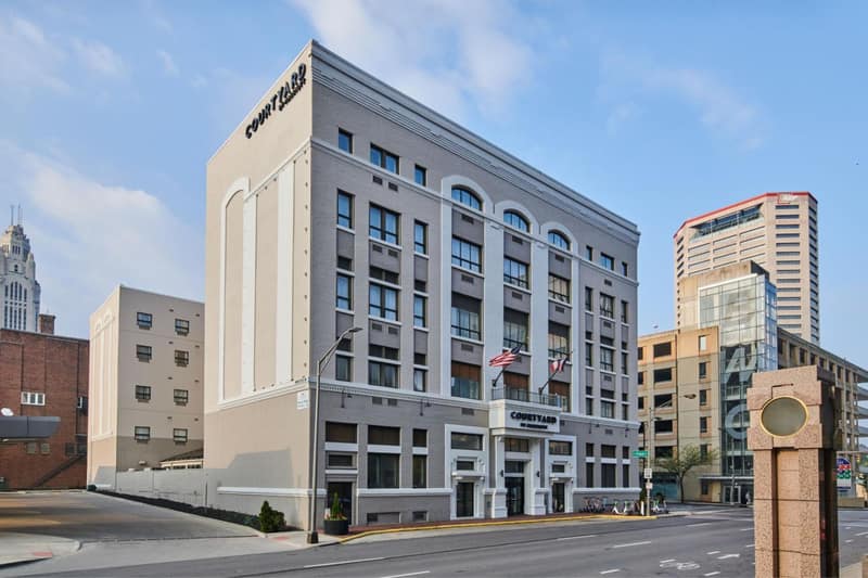 Courtyard by Marriott Columbus Downtown — building