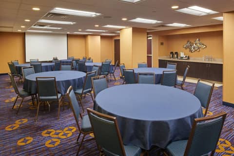 Courtyard by Marriott Columbus Downtown — photo 8