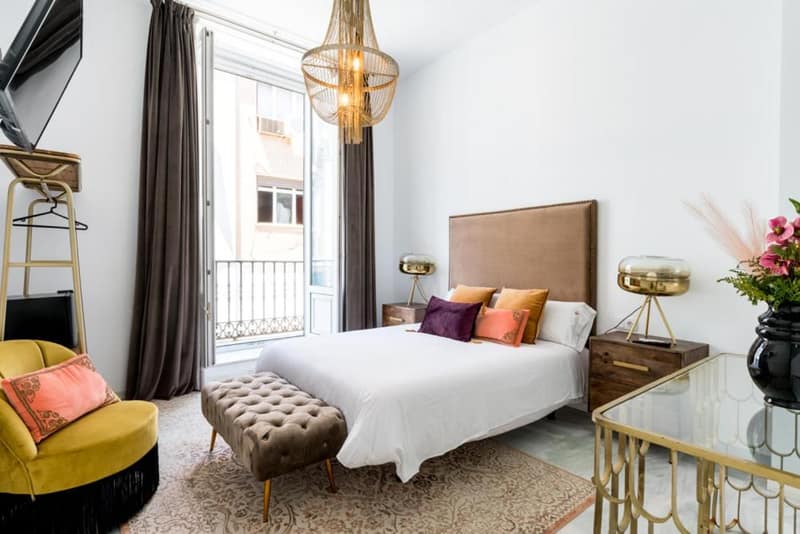Hostal Roomsole — hotel room