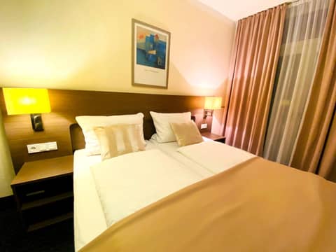 Hotel Hansehof — hotel room