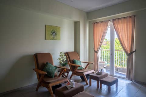 EDEN Hotel Kuta Bali — lounge