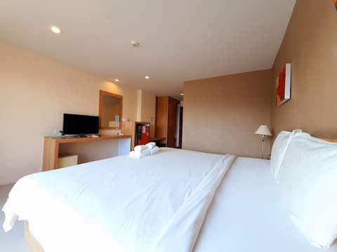 T5 Suites at Pattaya — hotel room