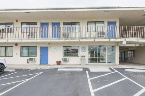 Motel 6 Kansas City, MO - Airport — photo 4