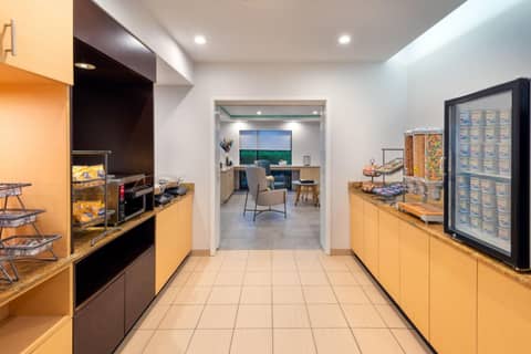 TownePlace Suites Buffalo Airport — photo 2