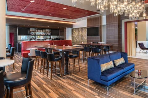Embassy Suites By Hilton Seattle Downtown Pioneer Square — photo 9