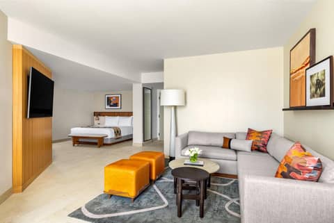 Grand Hyatt Scottsdale Resort — hotel room