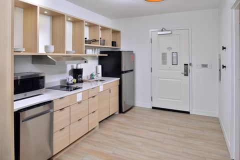 TownePlace Suites by Marriott Asheville Downtown — kitchen