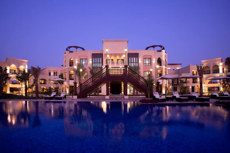 Shangri-La Hotel Apartments Qaryat Al Beri — hotel building