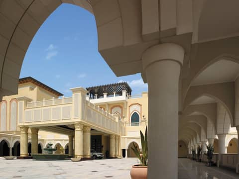 Shangri-La Hotel Apartments Qaryat Al Beri — hotel building