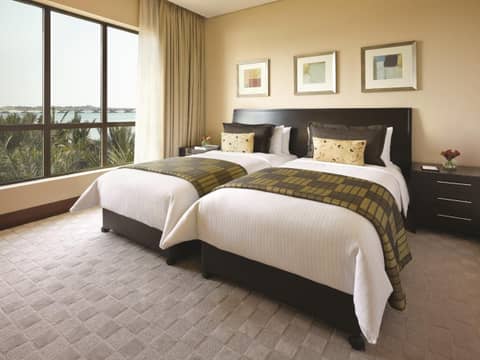 Shangri-La Hotel Apartments Qaryat Al Beri — hotel room