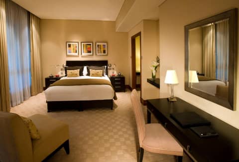 Shangri-La Hotel Apartments Qaryat Al Beri — hotel room