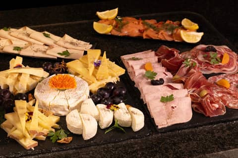 Hôtel Etoile Maillot — dining