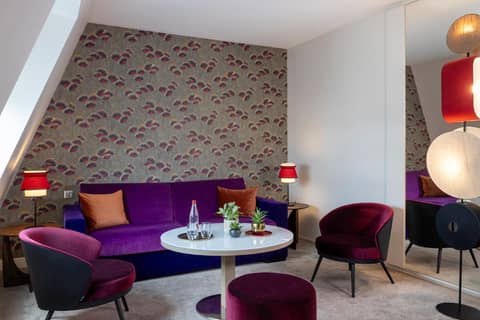 Hôtel Etoile Maillot — hotel room