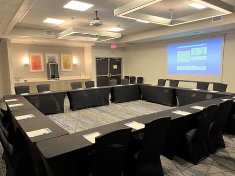 Holiday Inn Express Hotel & Suites New Tampa I-75 by IHG — photo 9