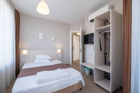 Blue Label Apart House — hotel room