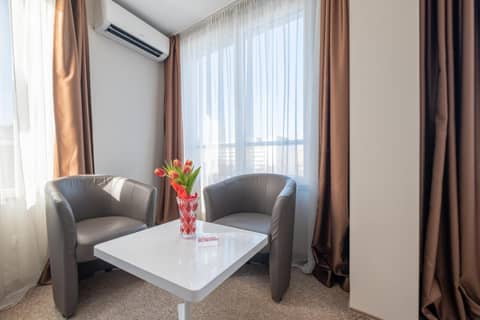 Blue Label Apart House — hotel room